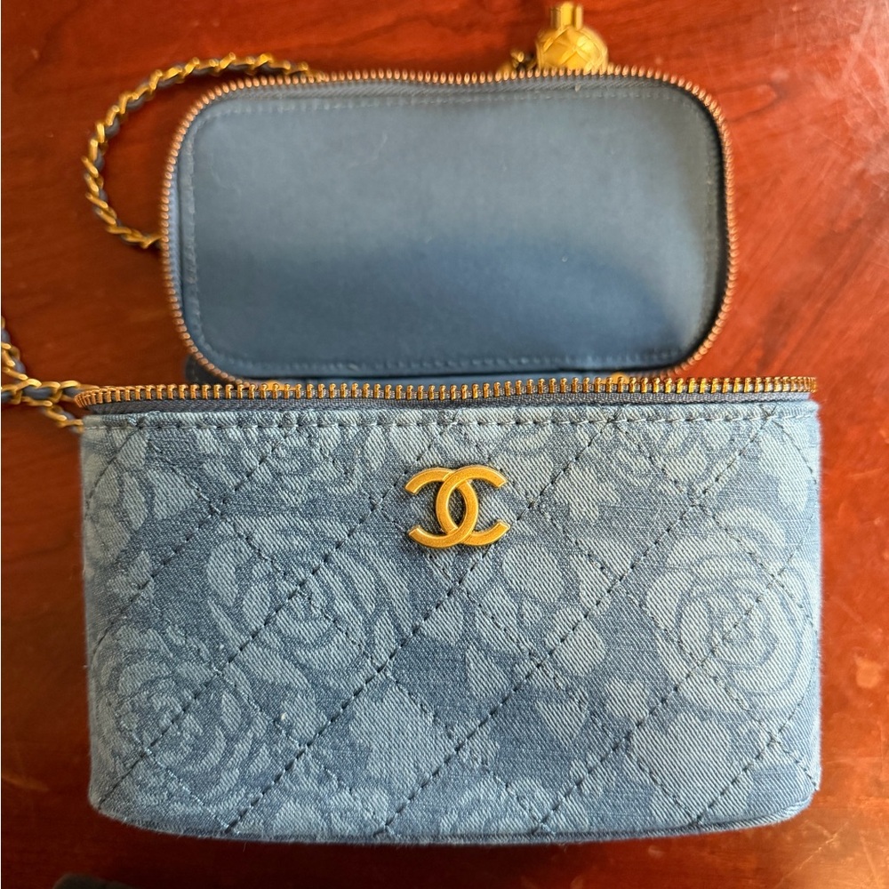 Blue Quilted Chain Shoulder Bag with Gold Hardware